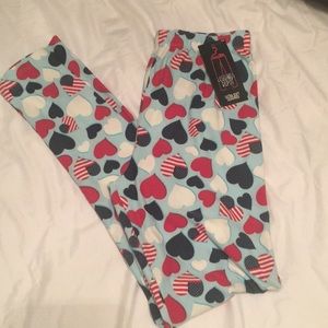Patriotic heart design leggings.